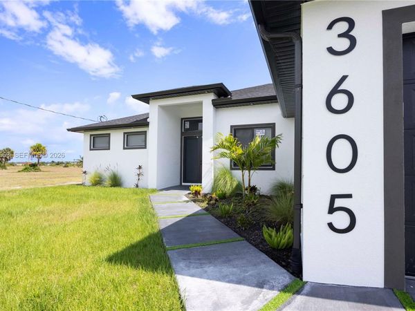 3605 NW 38th Ln , Cape Coral, FL 33399