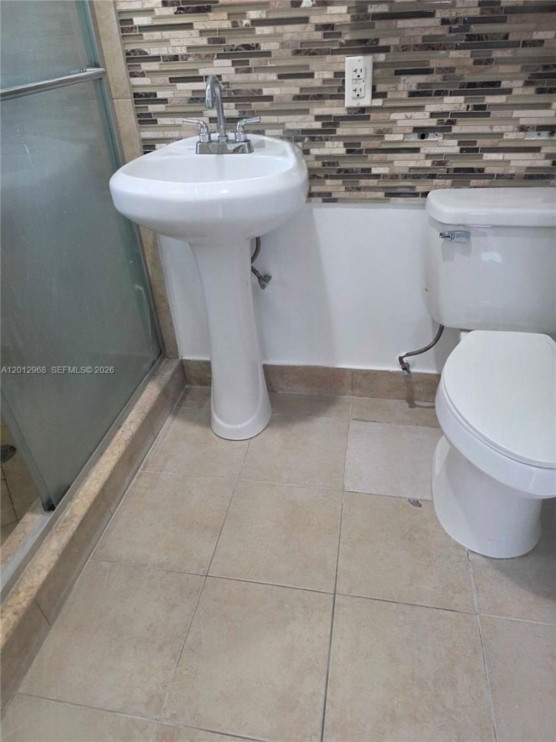 2735 NW 28th St, Unit 2735, Miami, FL 33142 Photo