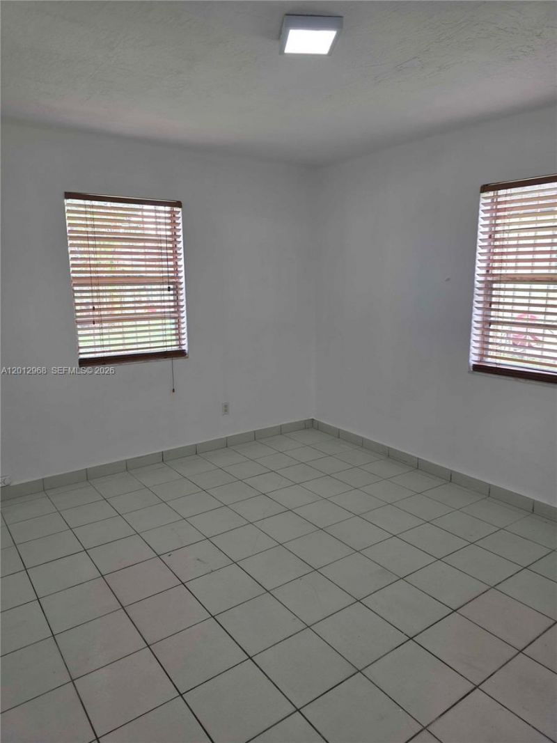 2735 NW 28th St, Unit 2735, Miami, FL 33142 Photo