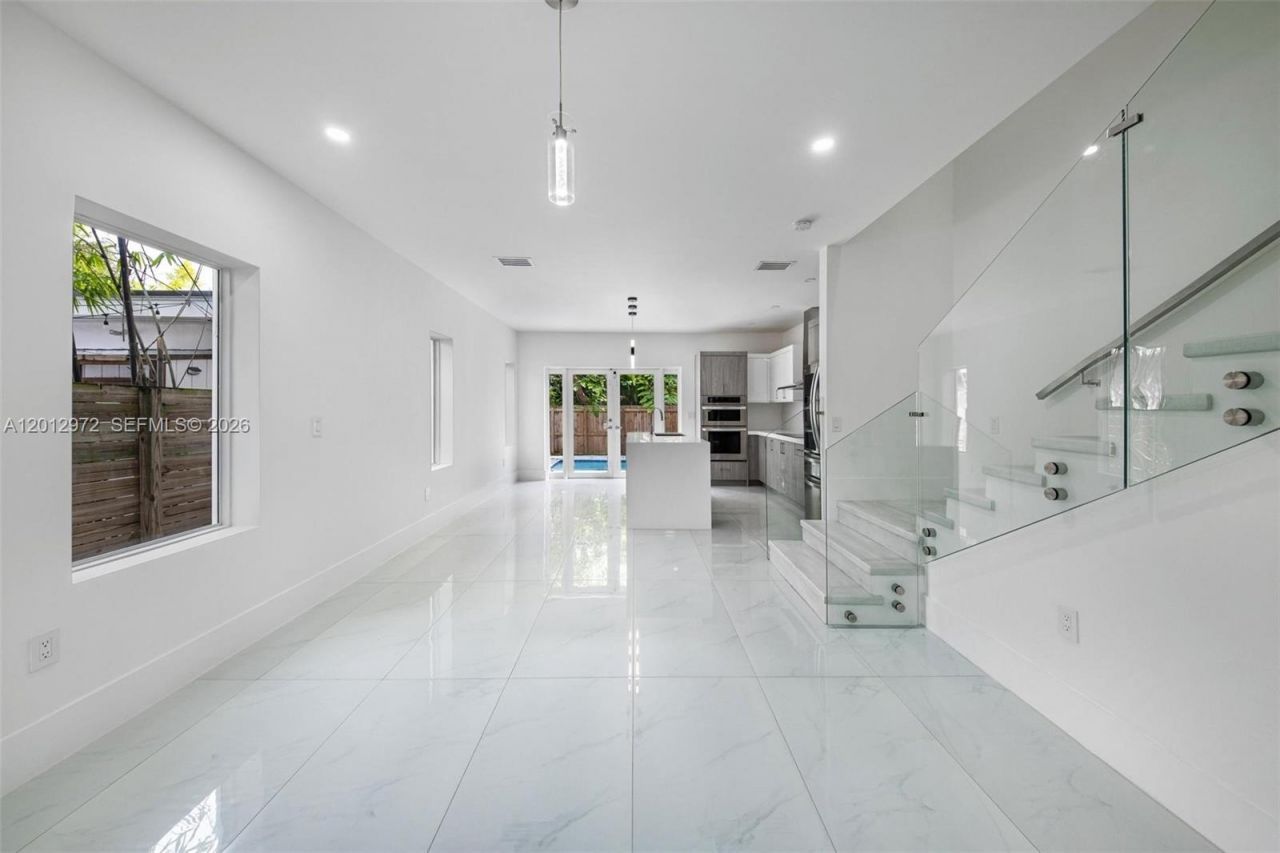 3142 Carter St , Unit 3142, Miami, FL 33133 Photo