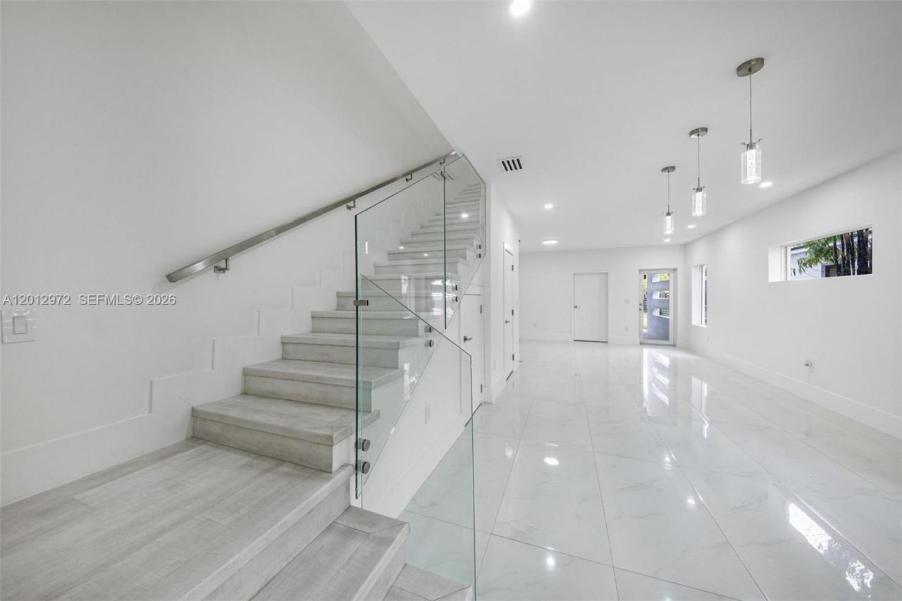 3142 Carter St , Unit 3142, Miami, FL 33133 Photo