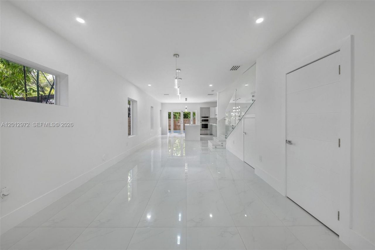 3142 Carter St , Unit 3142, Miami, FL 33133 Photo
