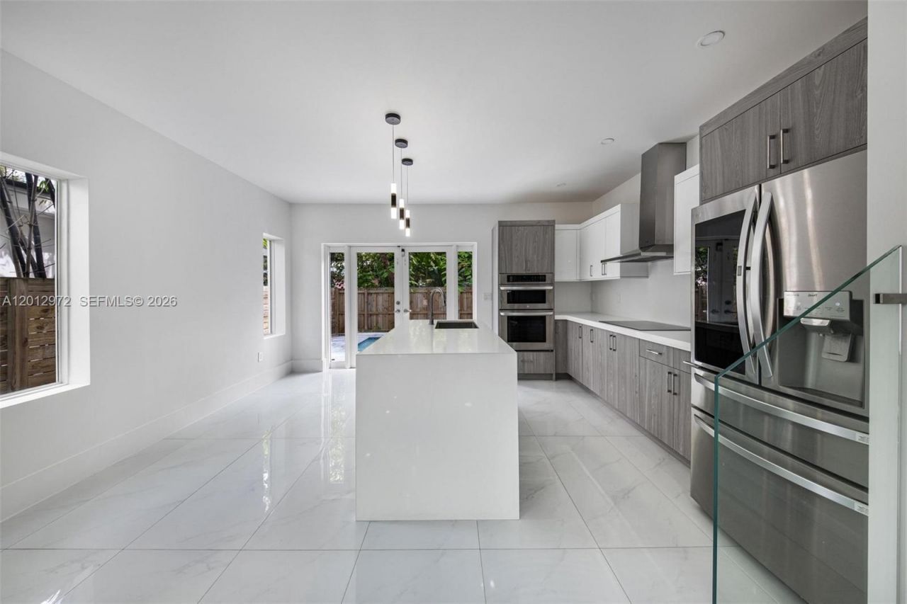 3142 Carter St , Unit 3142, Miami, FL 33133 Photo