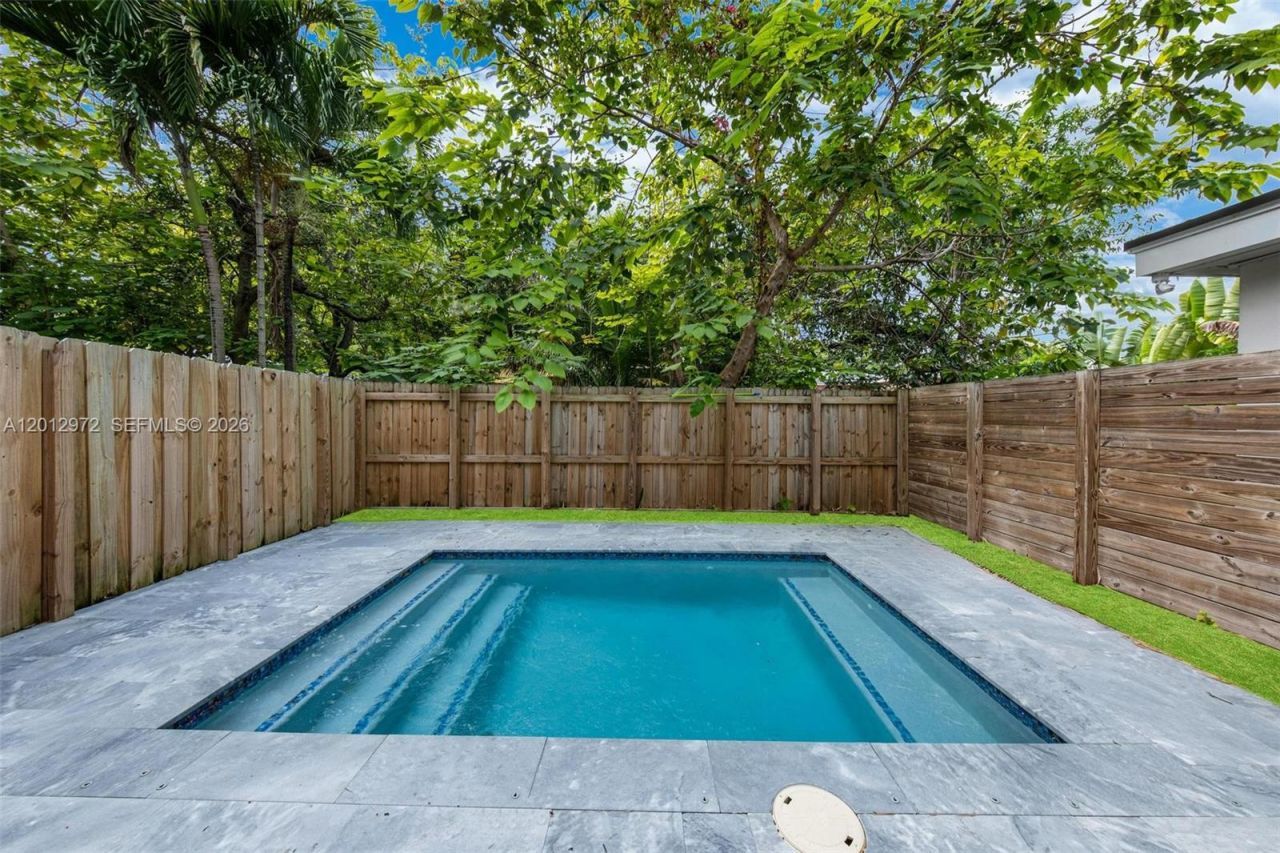 3142 Carter St , Unit 3142, Miami, FL 33133 Photo
