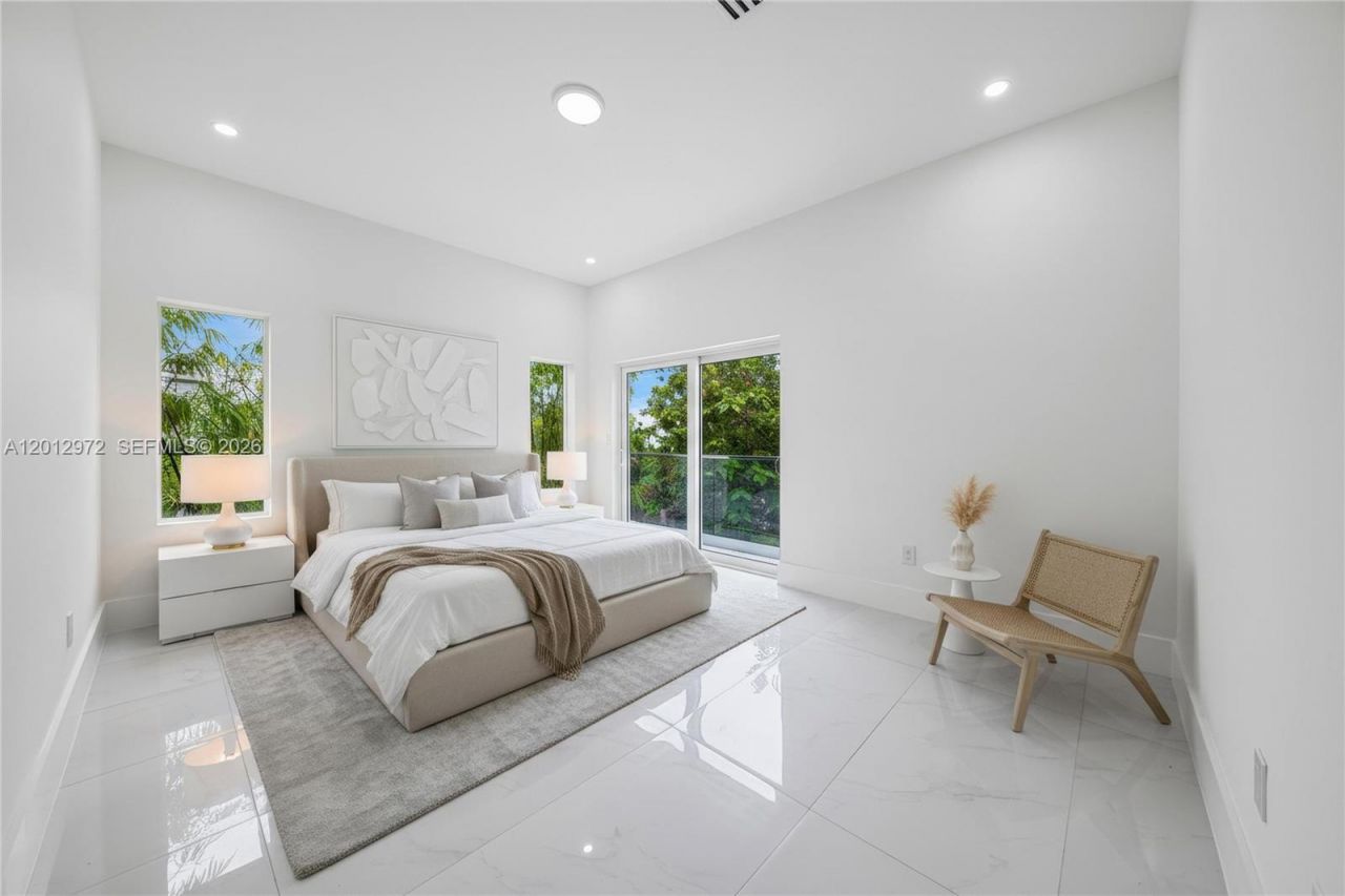 3142 Carter St , Unit 3142, Miami, FL 33133 Photo