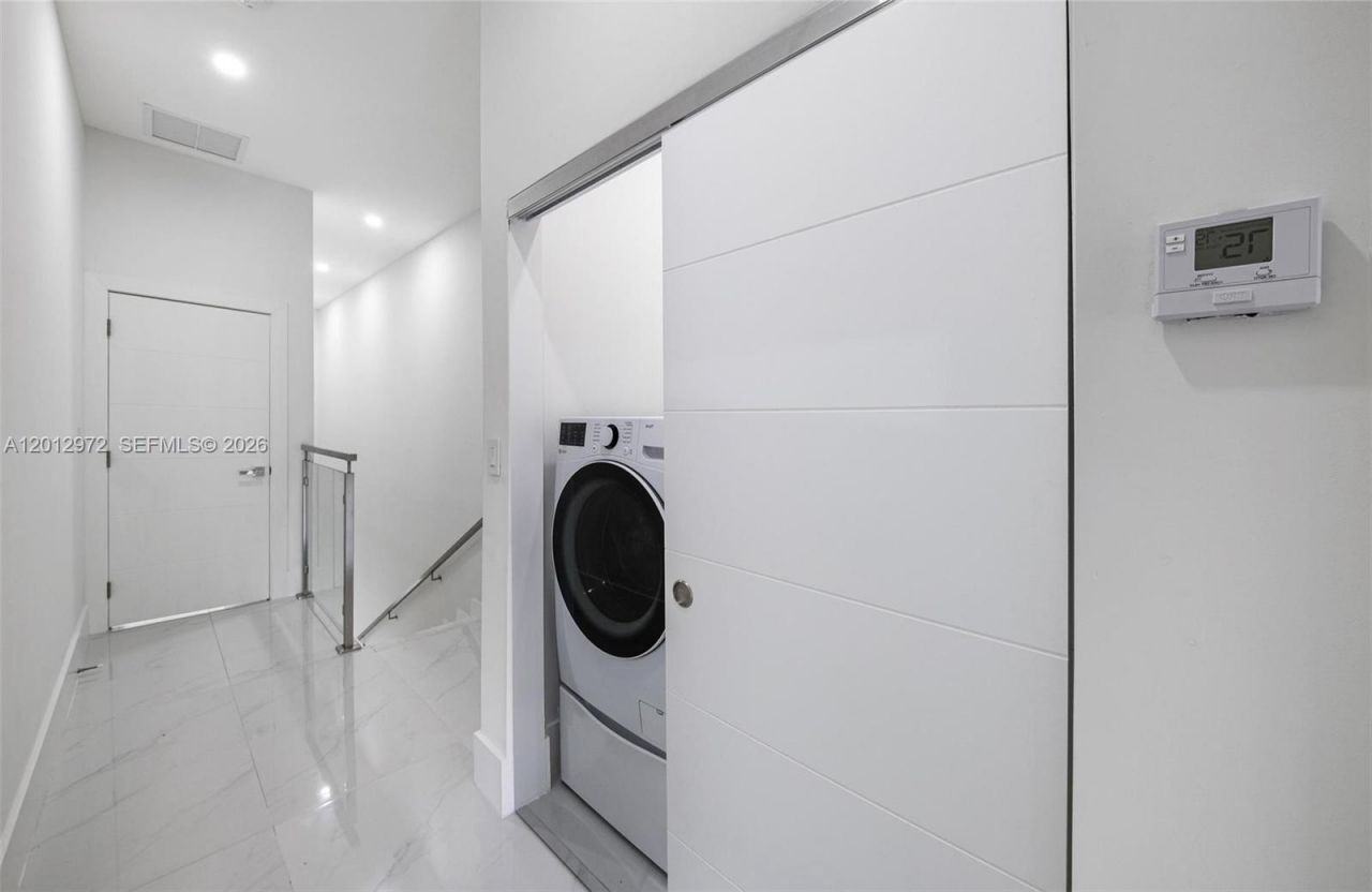 3142 Carter St , Unit 3142, Miami, FL 33133 Photo
