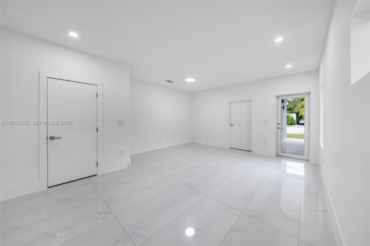 3142 Carter St , Unit 3142, Miami, FL 33133 Photo