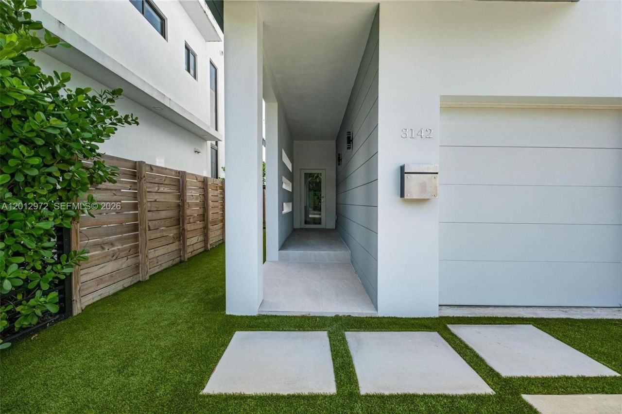 3142 Carter St , Unit 3142, Miami, FL 33133 Photo