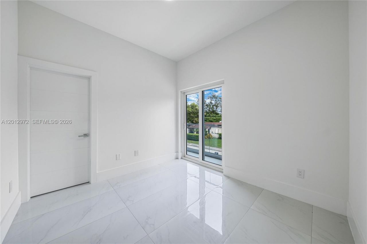 3142 Carter St , Unit 3142, Miami, FL 33133 Photo
