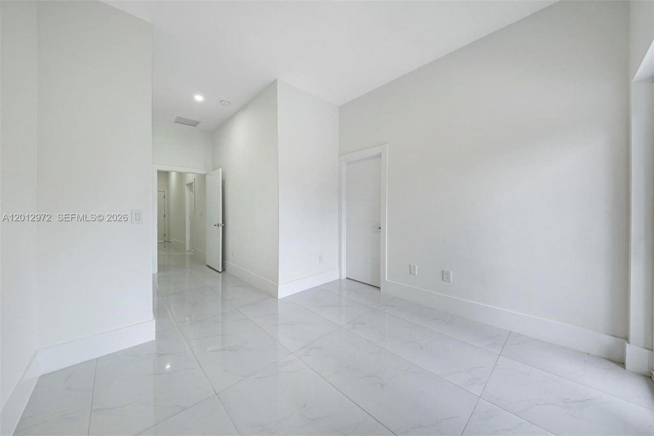 3142 Carter St , Unit 3142, Miami, FL 33133 Photo