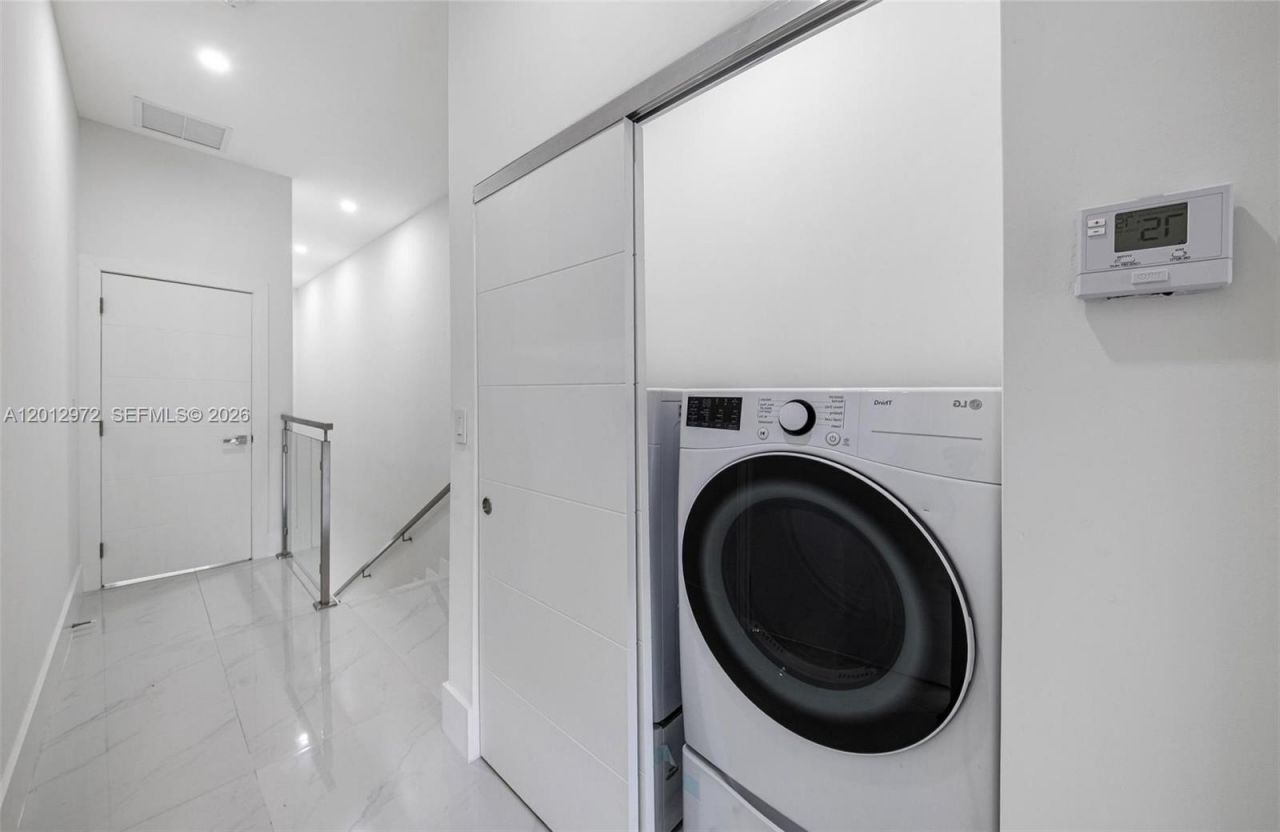 3142 Carter St , Unit 3142, Miami, FL 33133 Photo