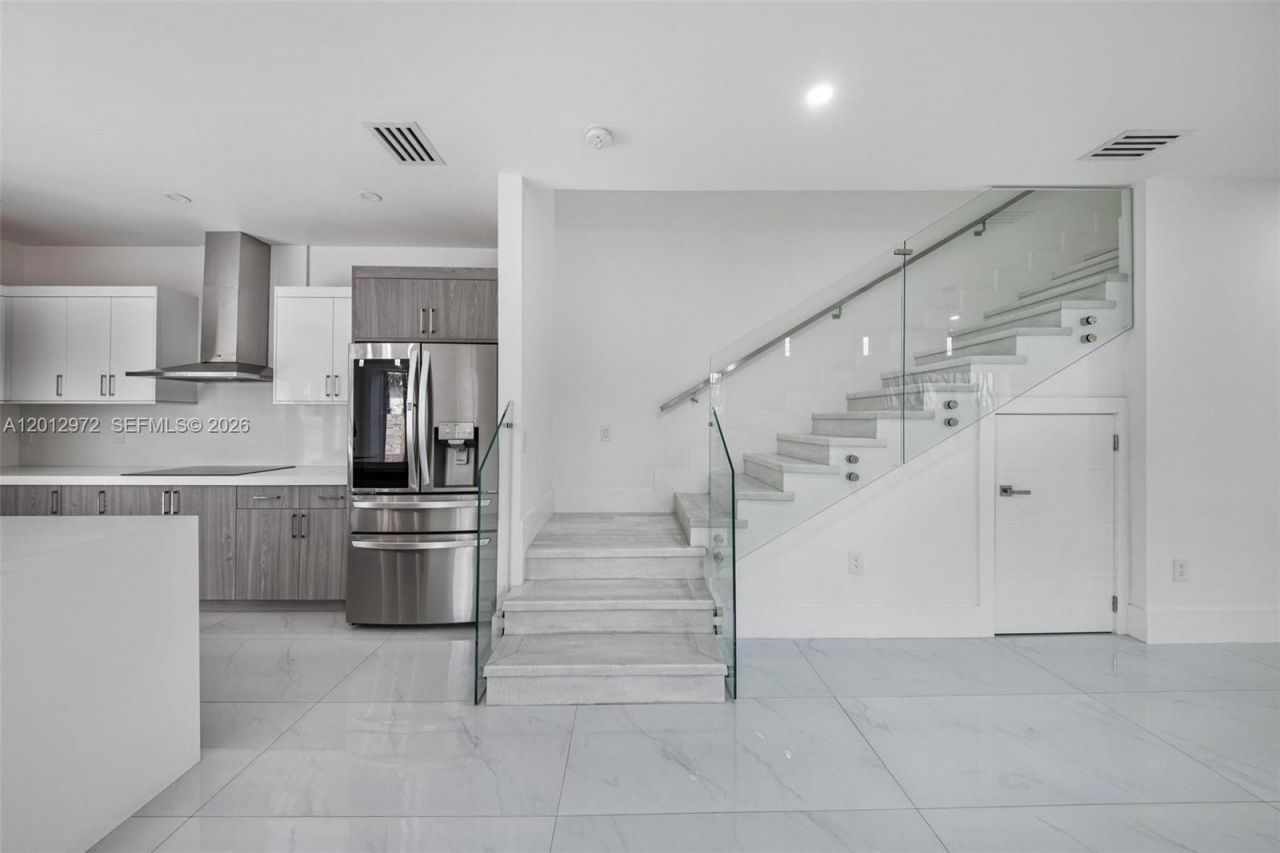 3142 Carter St , Unit 3142, Miami, FL 33133 Photo