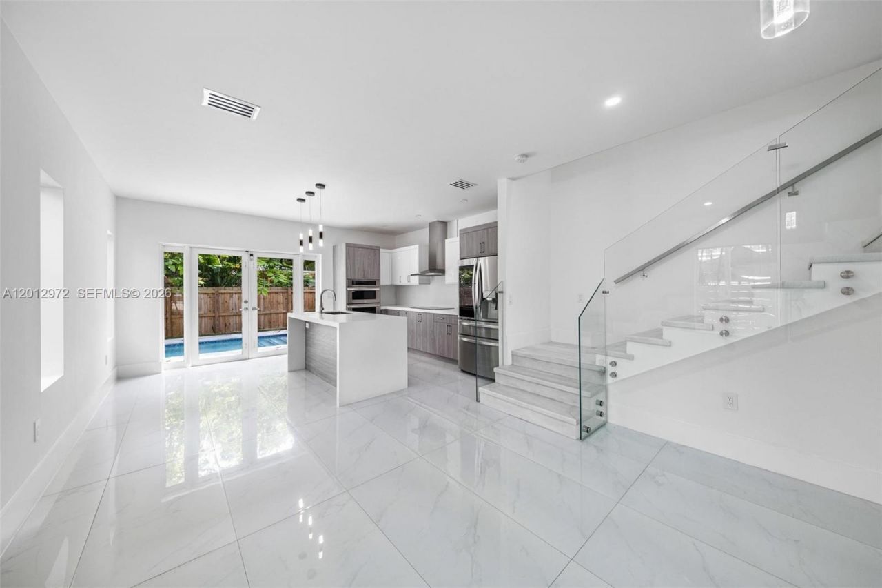3142 Carter St , Unit 3142, Miami, FL 33133 Photo