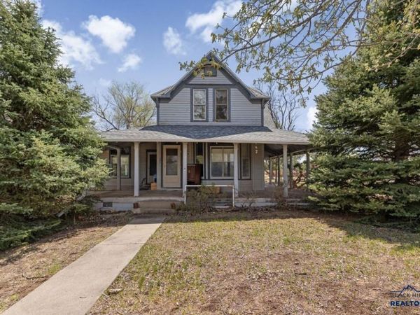 1645 WASHINGTON AV, Hot Springs, SD 57747