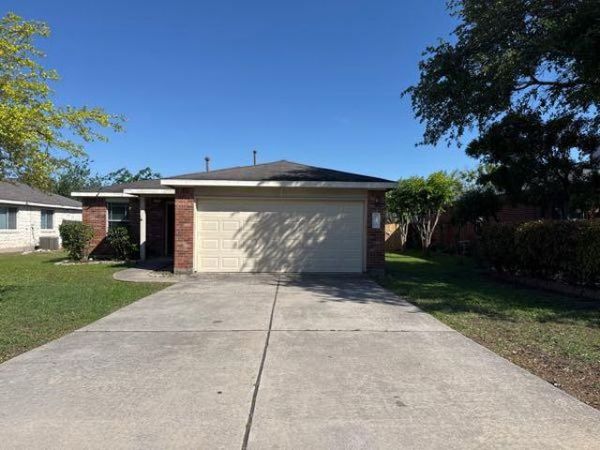 113 Salado DR, Kyle, TX 78640