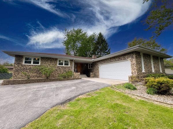 9616 Olcott Avenue, St. John, IN 46373