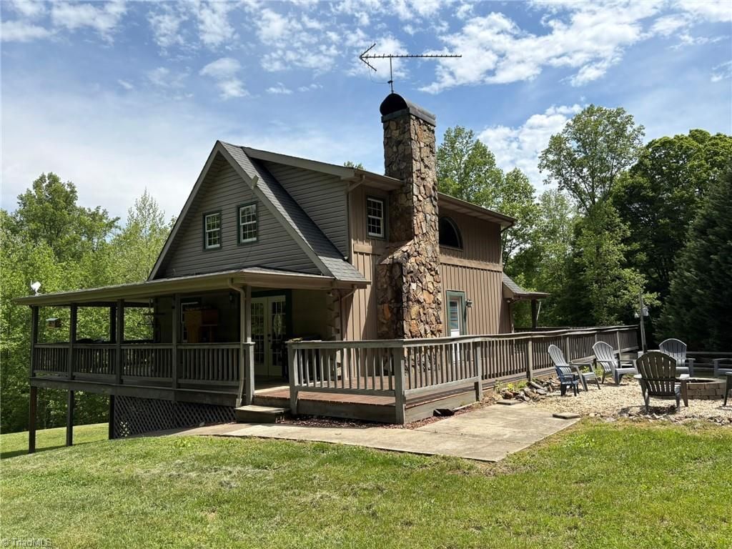 1066 Arbor Grove Baptist Church Road, Roaring River, NC 28659 Main Photo