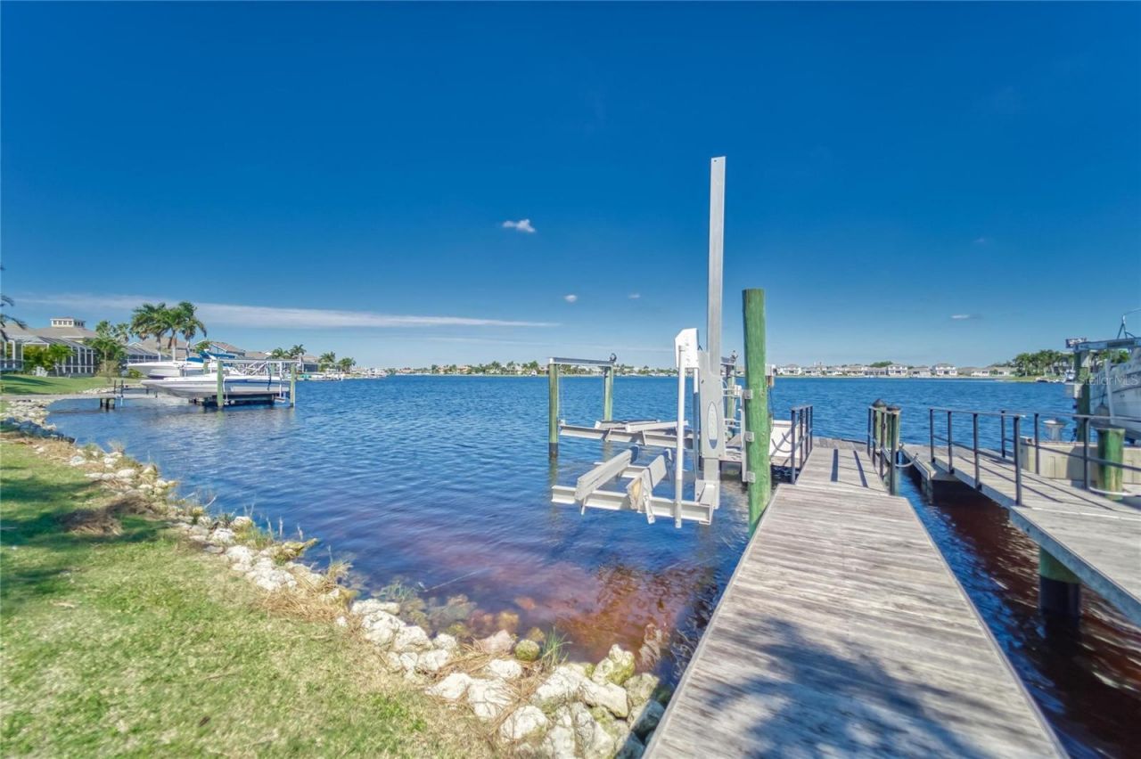 5225 Brighton Shore Drive, Apollo Beach, FL 33572 Photo