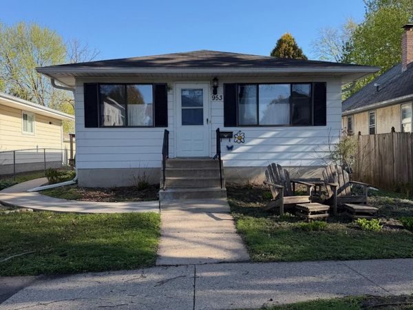 953 Juno Avenue , Saint Paul, MN 55102