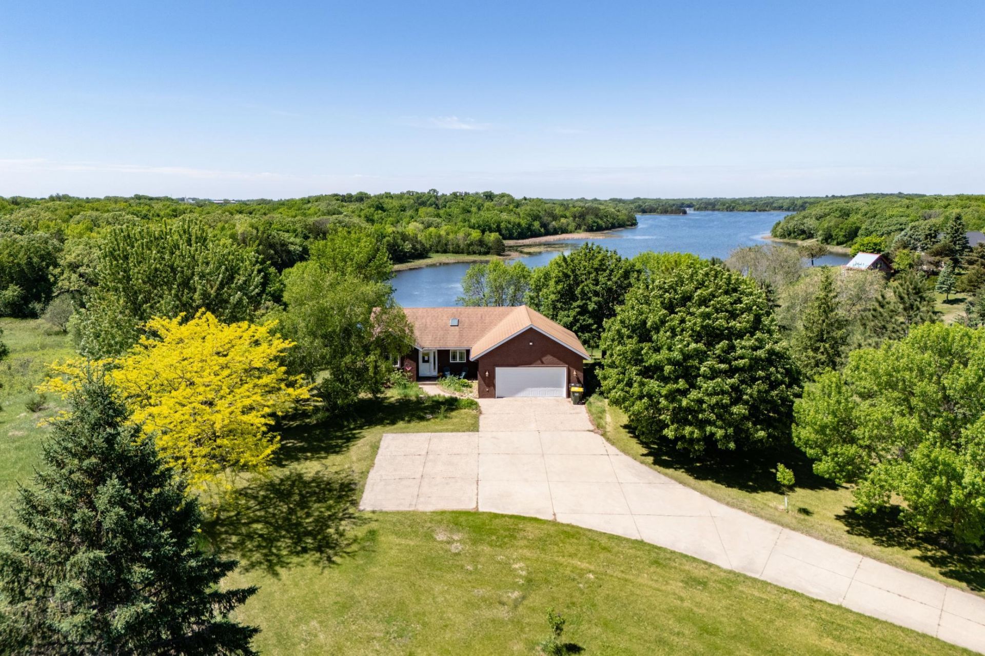 5795 109th Avenue Ne, Spicer, MN 56288 Main Photo