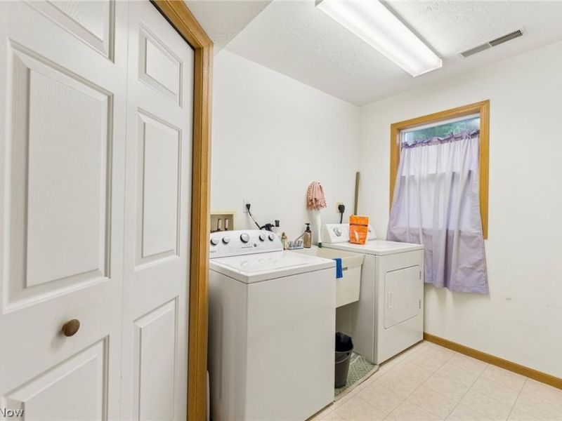 23208 Bennington Hamlet Circle, Euclid, OH 44123 Photo 14