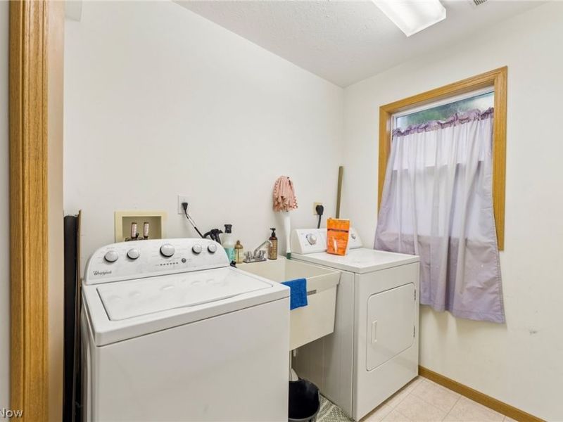 23208 Bennington Hamlet Circle, Euclid, OH 44123 Photo 15