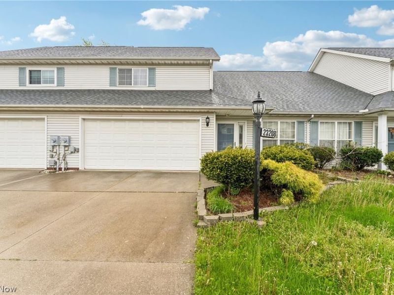 23208 Bennington Hamlet Circle, Euclid, OH 44123 Photo 2