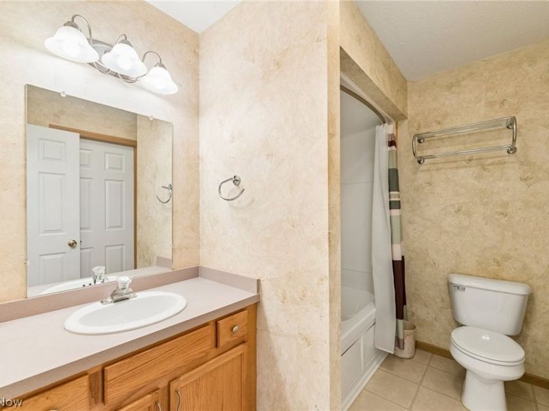 23208 Bennington Hamlet Circle, Euclid, OH 44123 Photo 23