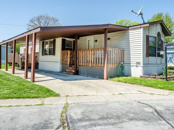 1153 W Glenlord Road, Unit 62, St. Joseph, MI 49085