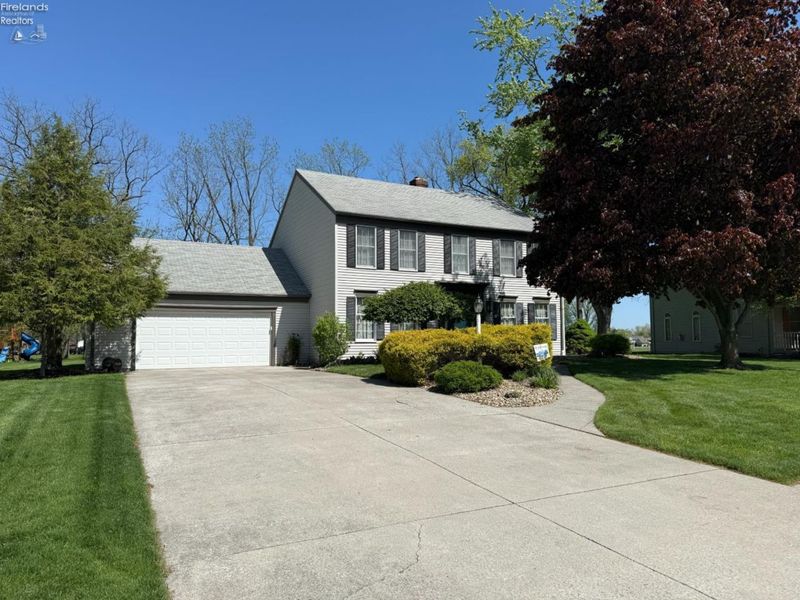 5 Victoria Circle, Norwalk, OH 44857 Photo 2