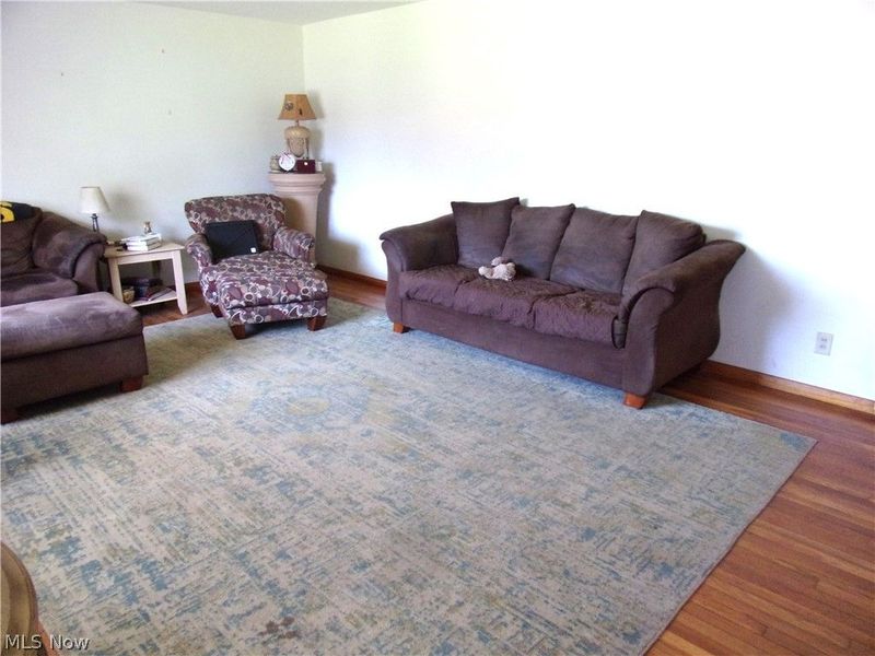 687 E Catawba Avenue, Akron, OH 44306 Photo 3