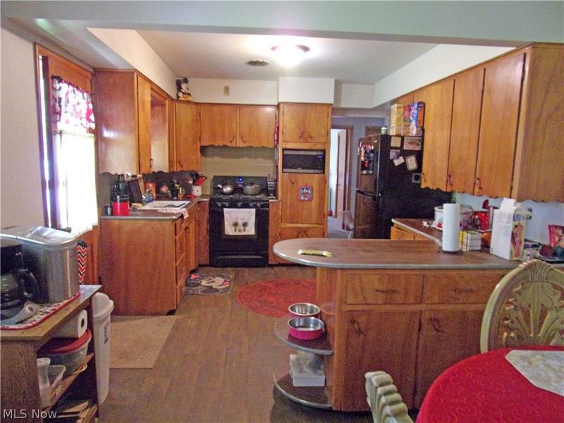 687 E Catawba Avenue, Akron, OH 44306 Photo 6