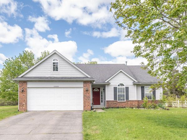 11000 Saddlebrook Drive, Pinckney, MI 48169