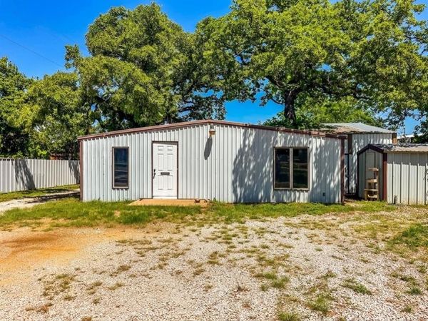 805 W Commerce Street, Eastland, TX 76448