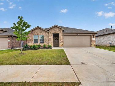 8209 Wading River Drive, Fort Worth, TX 76131