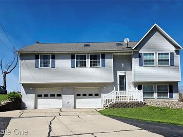 8751 Highland Ave Road, Watervliet, MI 49098