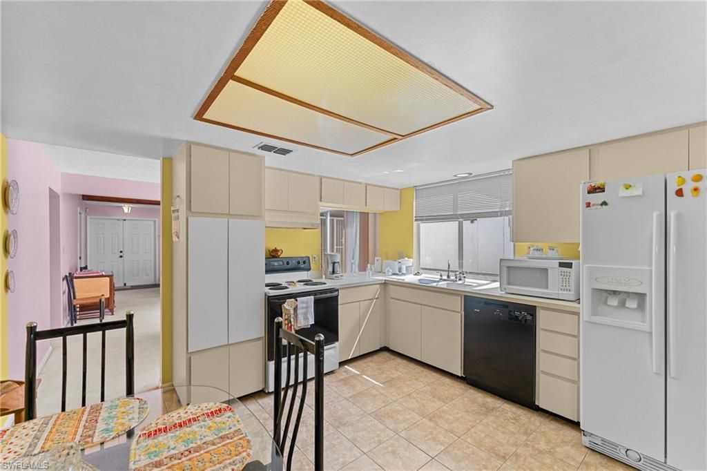 9712 Maplecrest Cir , Lehigh Acres, FL 33936 Photo