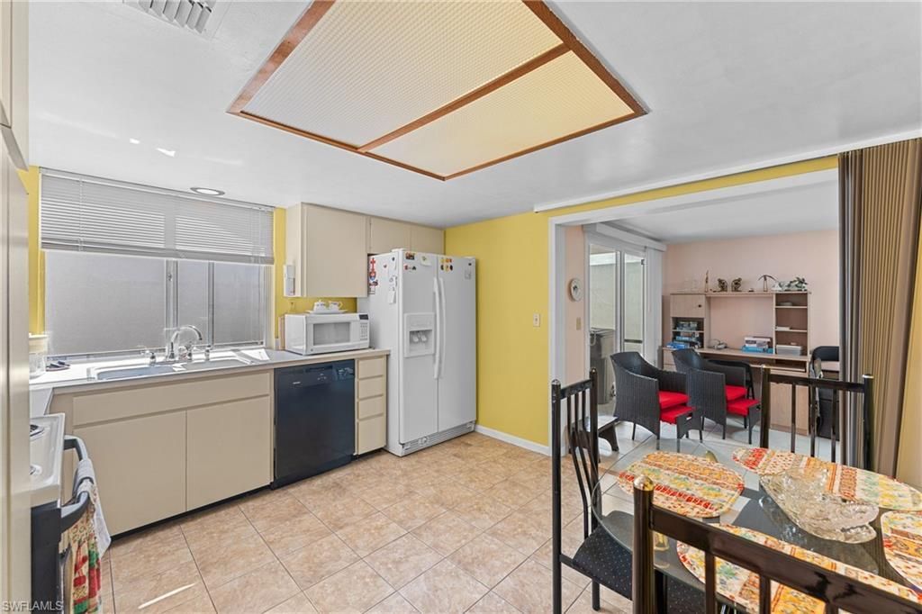 9712 Maplecrest Cir , Lehigh Acres, FL 33936 Photo