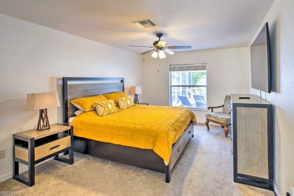 3223 SE Santa Barbara Pl, Cape Coral, FL 33904 Photo