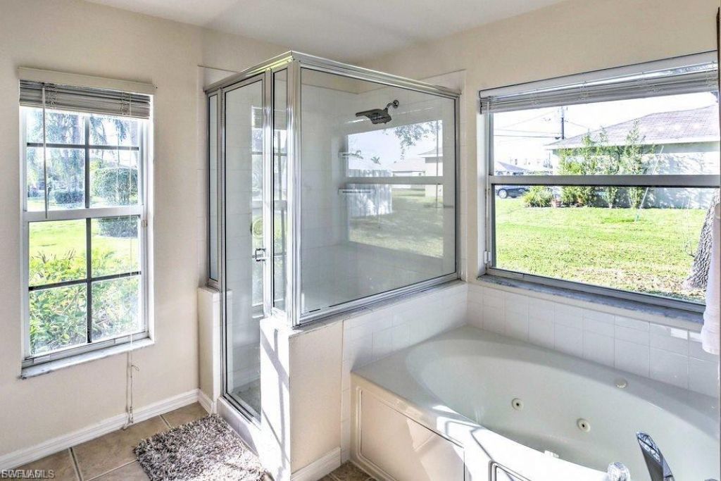 3223 SE Santa Barbara Pl, Cape Coral, FL 33904 Photo
