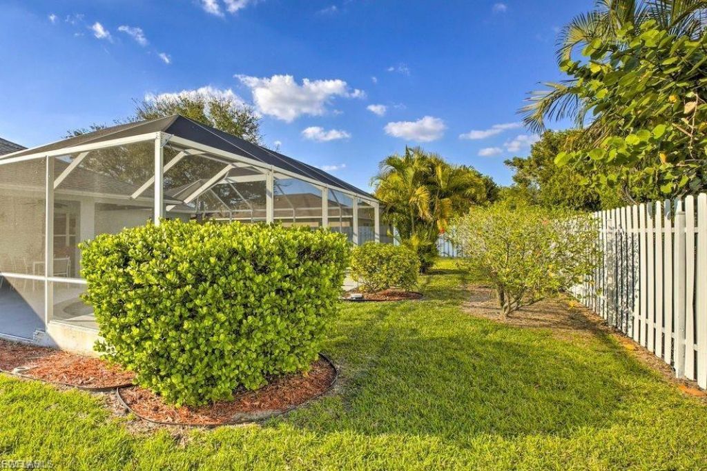 3223 SE Santa Barbara Pl, Cape Coral, FL 33904 Photo