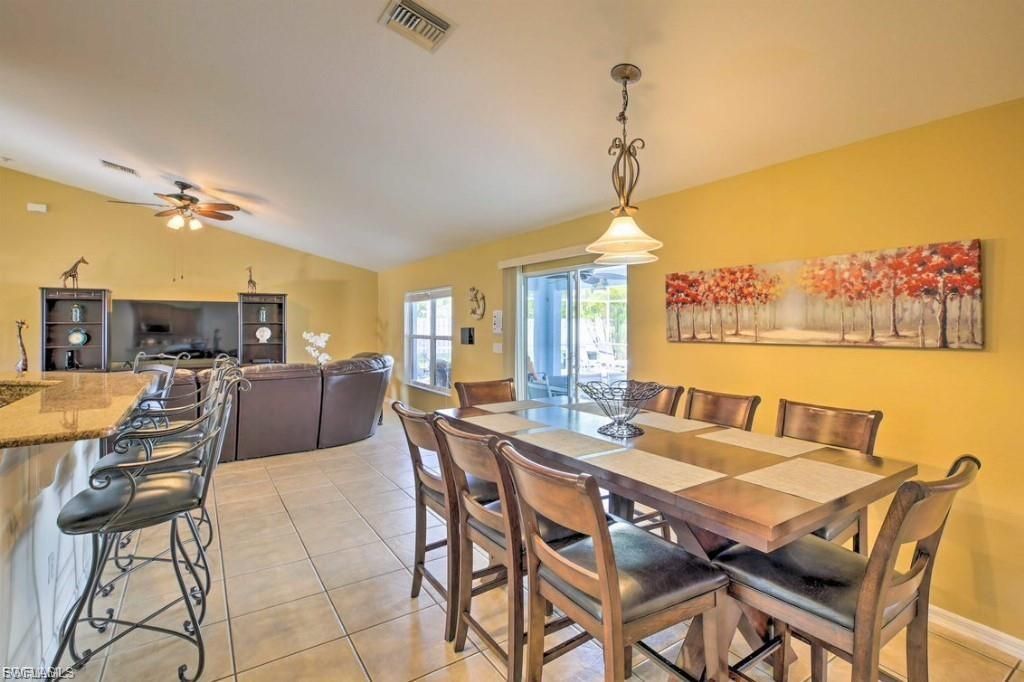 3223 SE Santa Barbara Pl, Cape Coral, FL 33904 Photo