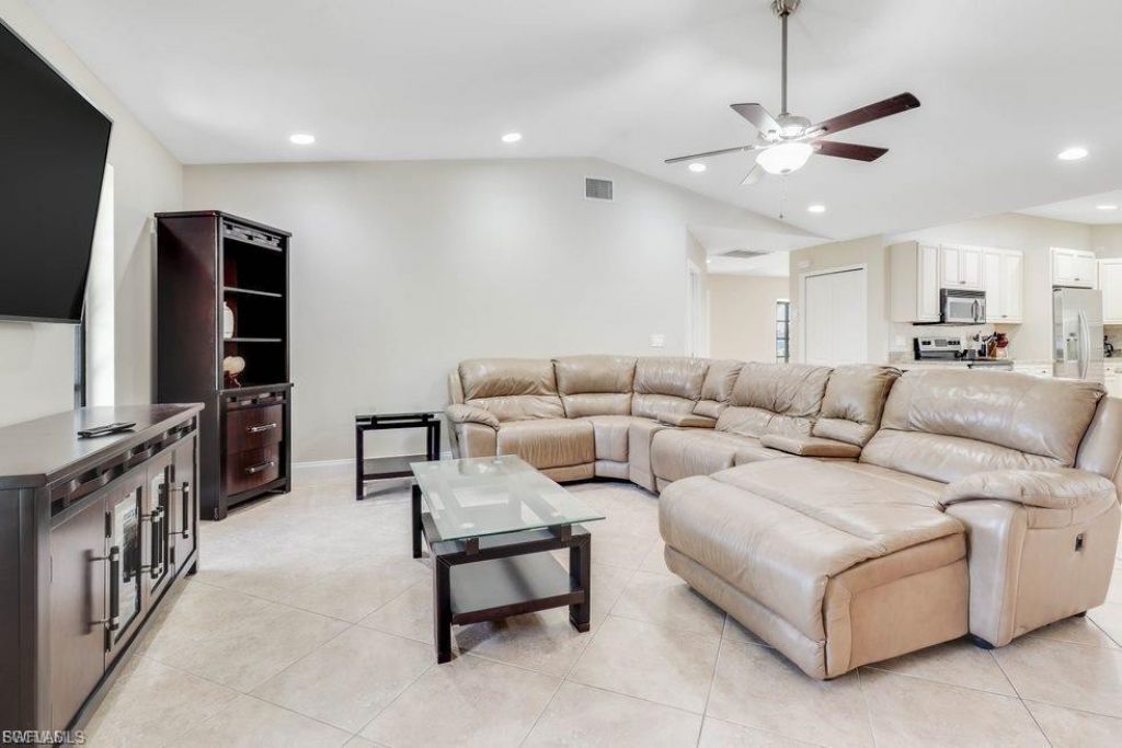 2518 SE 19th Ave, Cape Coral, FL 33904 Photo