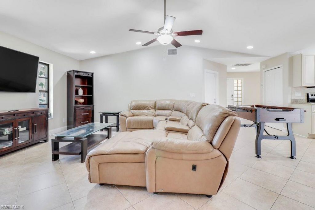 2518 SE 19th Ave, Cape Coral, FL 33904 Photo