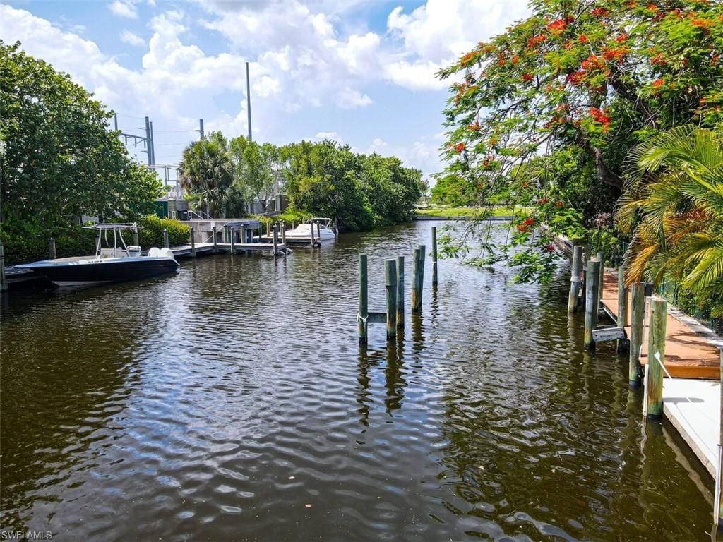 2518 SE 19th Ave, Cape Coral, FL 33904 Photo