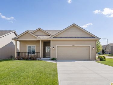 13911 Potter Parkway , Omaha, NE 68142