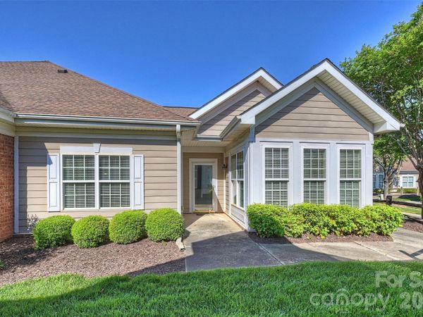 2015 Woodburn Terrace, Matthews, NC 28105