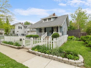 320 S Summit Street, Bowling Green, OH 43402