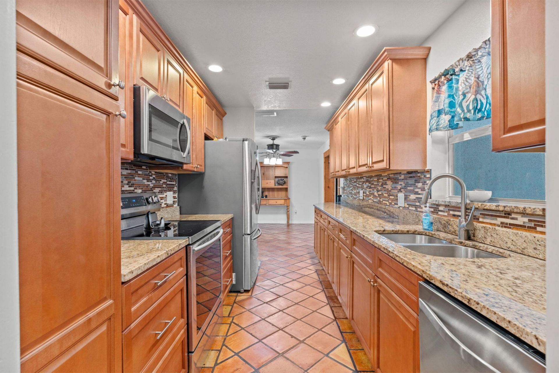 6537 Monmouth Road, West Palm Beach, FL 33413 Photo