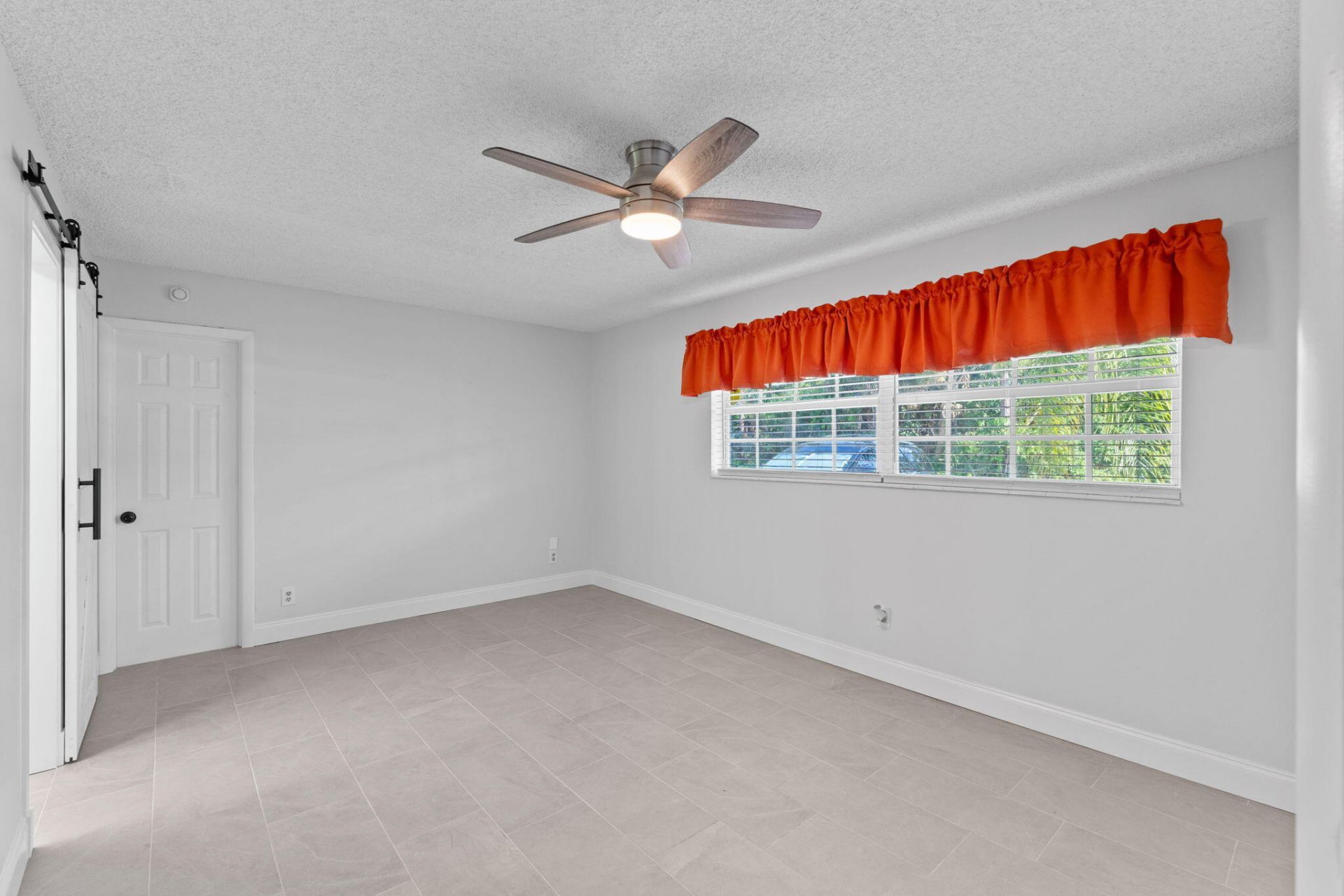 6537 Monmouth Road, West Palm Beach, FL 33413 Photo